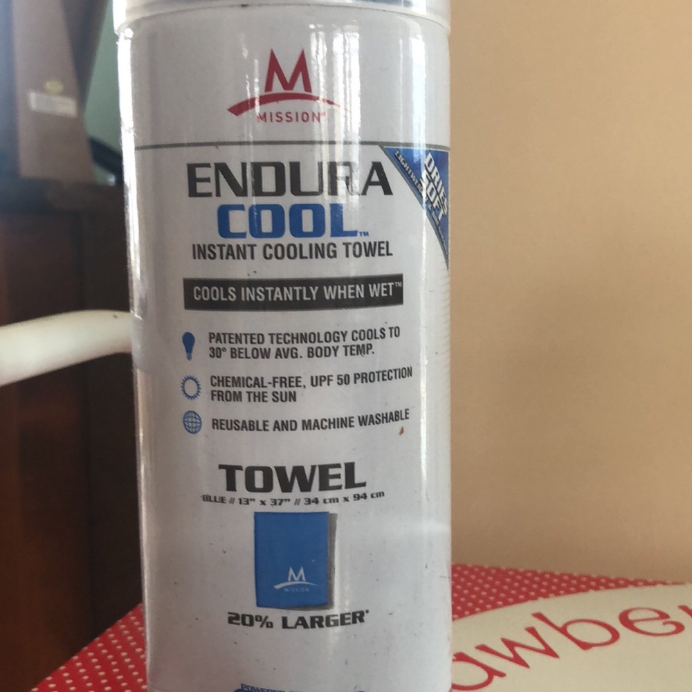Instant cooling towel